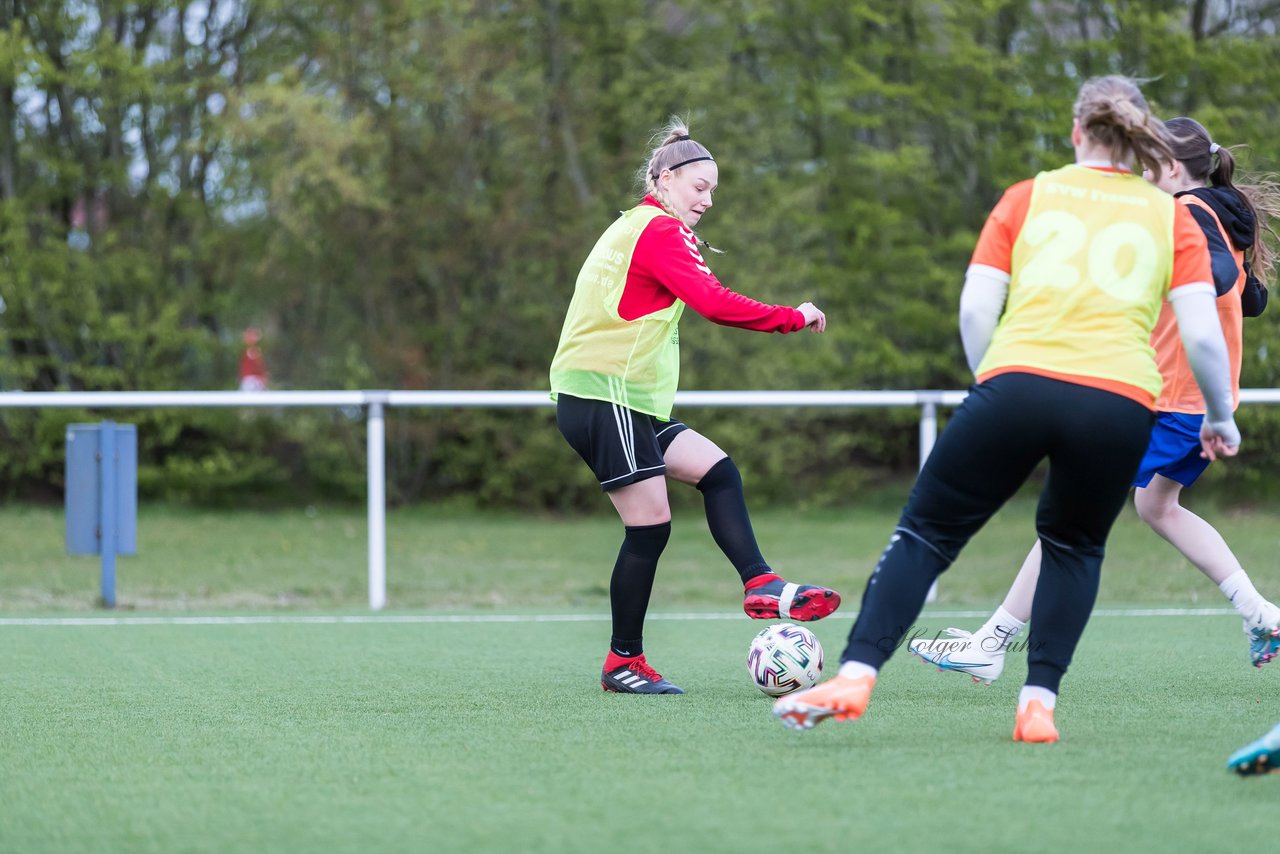 Bild 283 - Co-Trainerin der Frauen Nationalmannschaft Britta Carlson in Wahlstedt